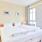 Apartment 440, Seepark